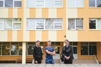 Bagātina un padara krāsaināku skolas dzīvi