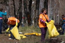 50 Erasmus studenti talkojuši Ziepniekkalnā