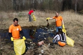 50 Erasmus studenti talkojuši Ziepniekkalnā