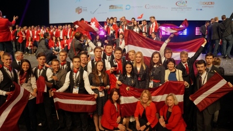 Latvijas jaunie profesionāļi EuroSkills konkursā izcīna 8 medaļas