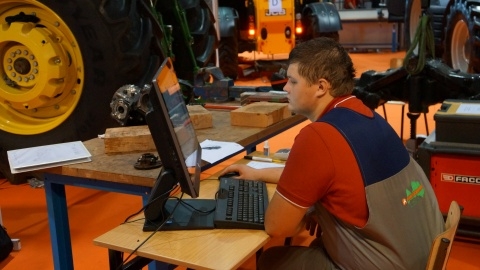 Piektdiena: Robertam konkursā jātiek galā ar 7 izaicinājumiem