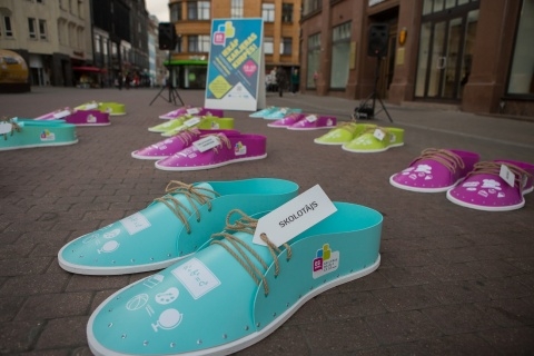 Iedvesmojošas personības apdarinājušas milzīgas karjeras kurpes