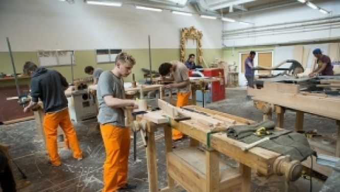 Noslēdzies jauno profesionāļu fināls kokapstrādes nozares profesijās „KNKF-2015”