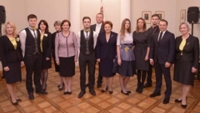 Ministru prezidente sveic profesionālās meistarības konkursa WorldSkills 2015 izcilākos Latvijas jauniešus