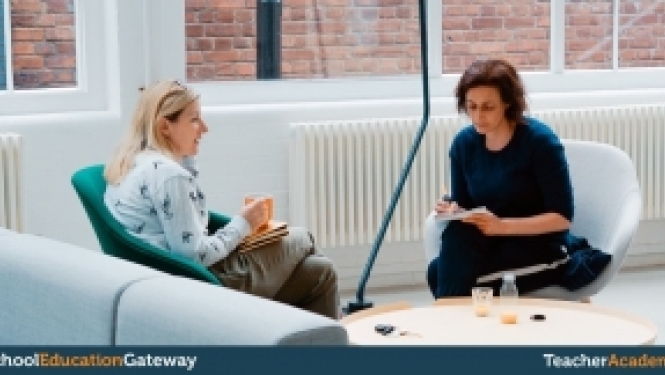 Izglītības iestāžu pārstāvjiem iespēja pieteikties tiešsaistes kursam par mentoringu skolās