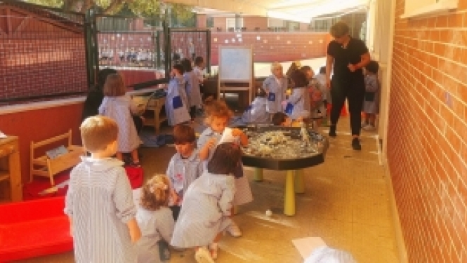 Privātā bērnudārza pārstāvji gūst pieredzi prestižās mācību iestādēs Spānijā