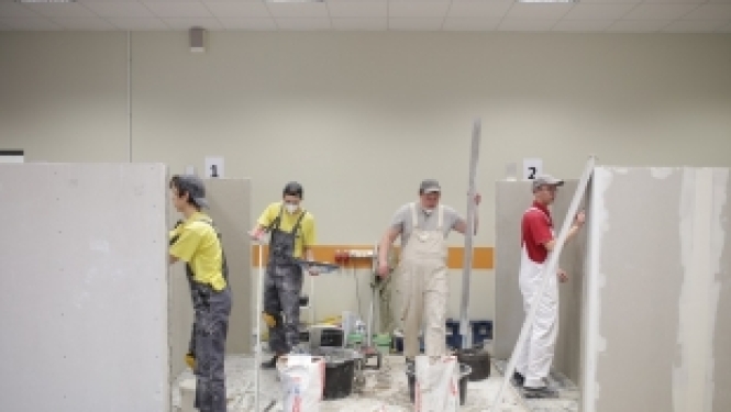 Noskaidroti labākie jaunie sausās būves tehniķi