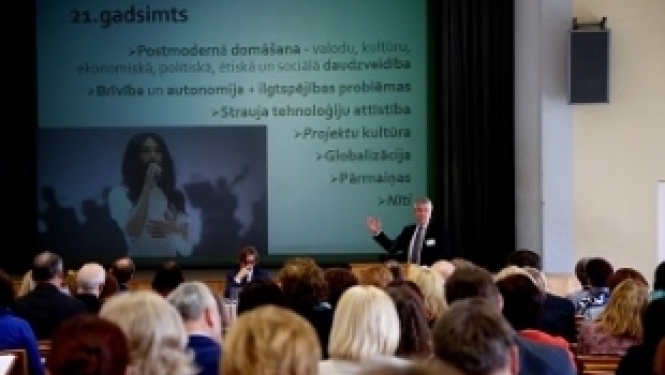 Karjeras attīstības atbalsta pakalpojumiem skolās jākļūst pieejamākiem