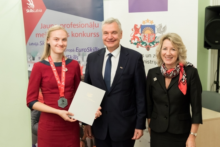 EuroSkills 2018 konkursantu svinīgā sveikšana Izglītības un zinātnes ministrijā
