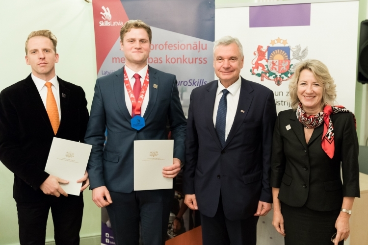 EuroSkills 2018 konkursantu svinīgā sveikšana Izglītības un zinātnes ministrijā