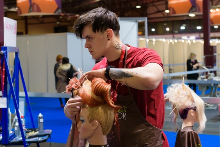 Konkursa trešā diena - SkillsLatvia 2017 konkursanti - darbu izpildes finiša taisnē