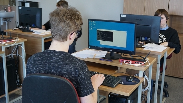 SkillsLatvia pusfināls "Datortīklu administrēšana" prasmju konkursā