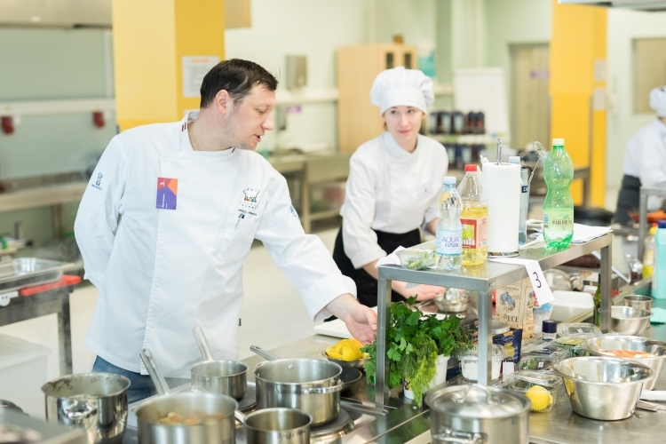 SkillsLatvia 2019 pusfināls "Ēdienu gatavošanā" prasmju konkursā
