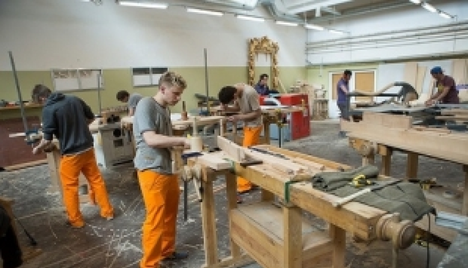 Noslēdzies jauno profesionāļu fināls kokapstrādes nozares profesijās „KNKF-2015”