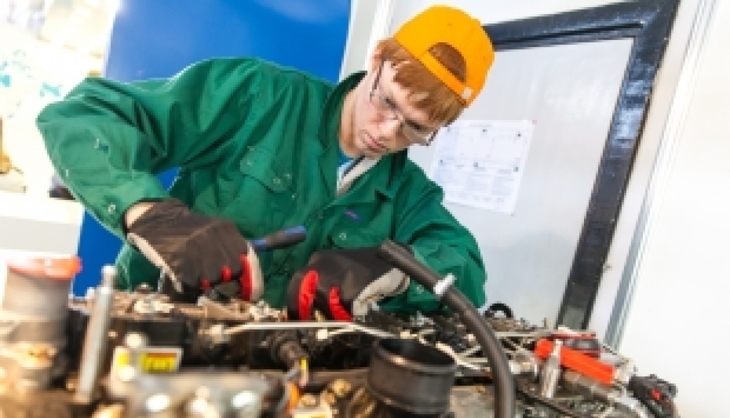 Noslēdzies nacionālais konkurss lauksaimniecības tehnikas mehāniķiem