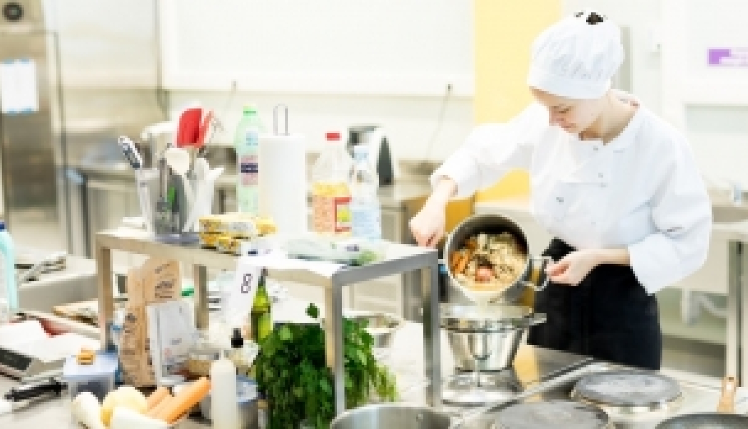 Konkursa SkillsLatvia 2020 pusfinālā noskaidros labākos pavārus un viesmīļus