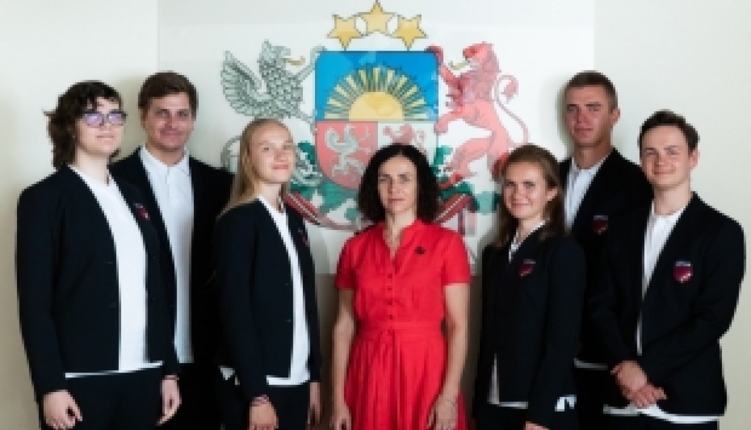 Latvijas komanda pirms WorldSkills 2019 konkursa tiekas ar ministri Šuplinsku