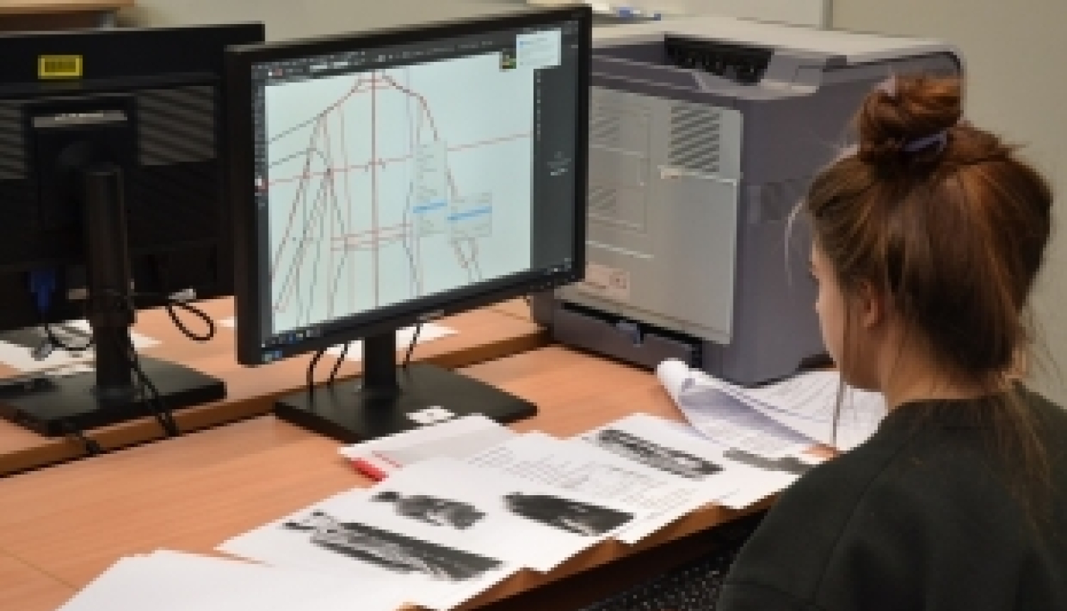 Noslēdzies konkursa pusfināls grafiskā dizainera un apģērbu dizainera profesijās