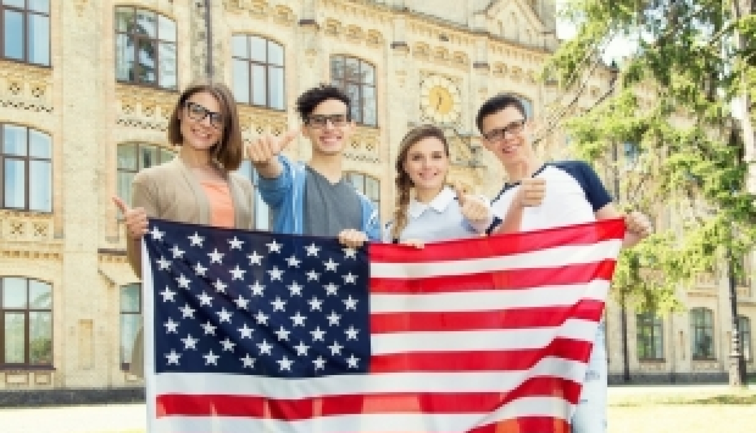 Studentiem iespēja pieteikties Dr. Ainas Galējas stipendijām