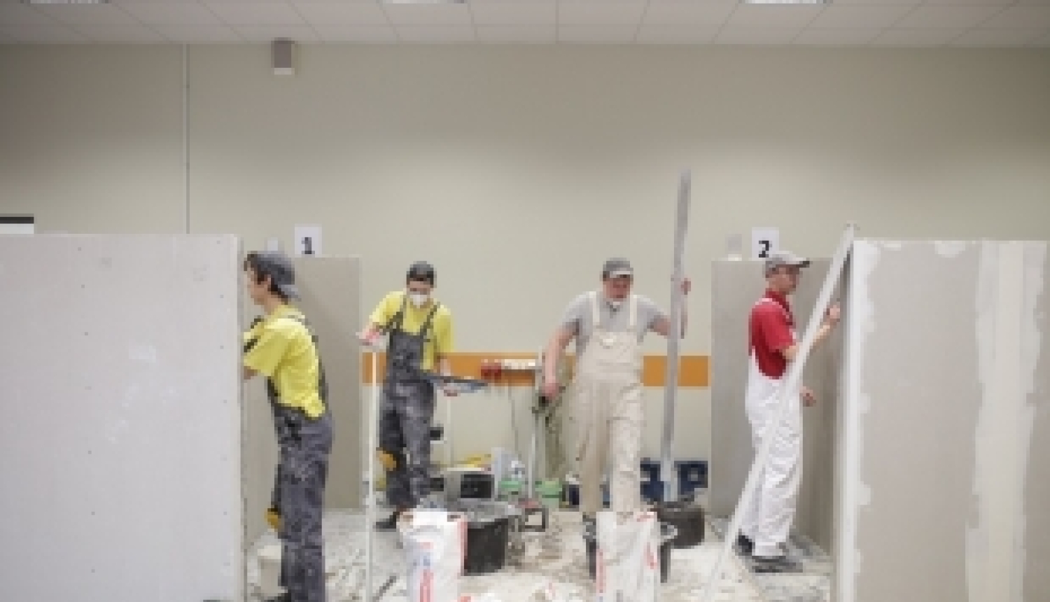 Noskaidroti labākie jaunie sausās būves tehniķi