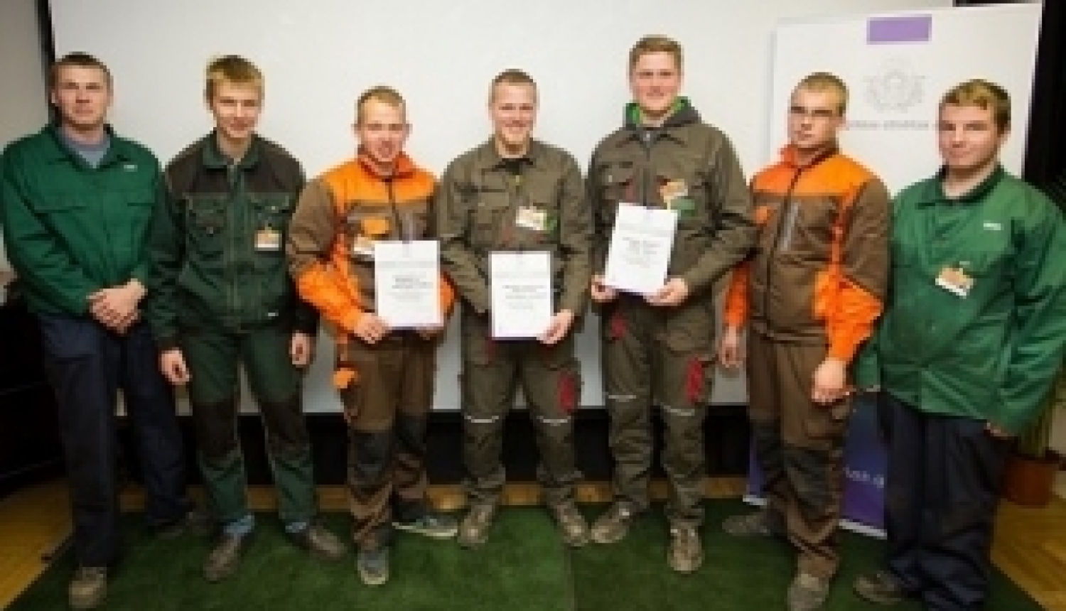 Noskaidroti labākie jaunie lauksaimniecības tehnikas mehāniķi