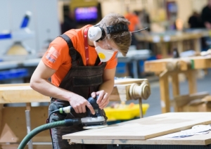 Konkursa trešā diena - SkillsLatvia 2017 konkursanti - darbu izpildes finiša taisnē