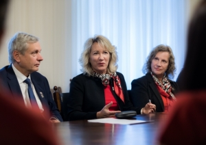 SkillsLatvia komanda tiekas ar ministru Kārli Šadurski