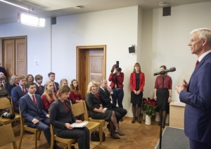 Ministru prezidents Krišjānis Kariņš sveic EuroSkills 2018 Latvijas komandas medaļniekus