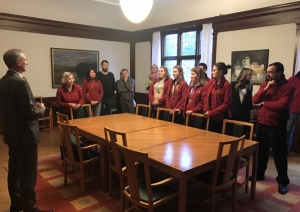 Latvijas valsts komanda apciemo Latvijas vēstniecību Zviedrijā