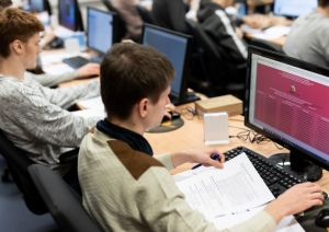 SkillsLatvia 2020 pusfināls prasmju konkursā "Datortīklu administrēšana" un "Grafikas dizains"
